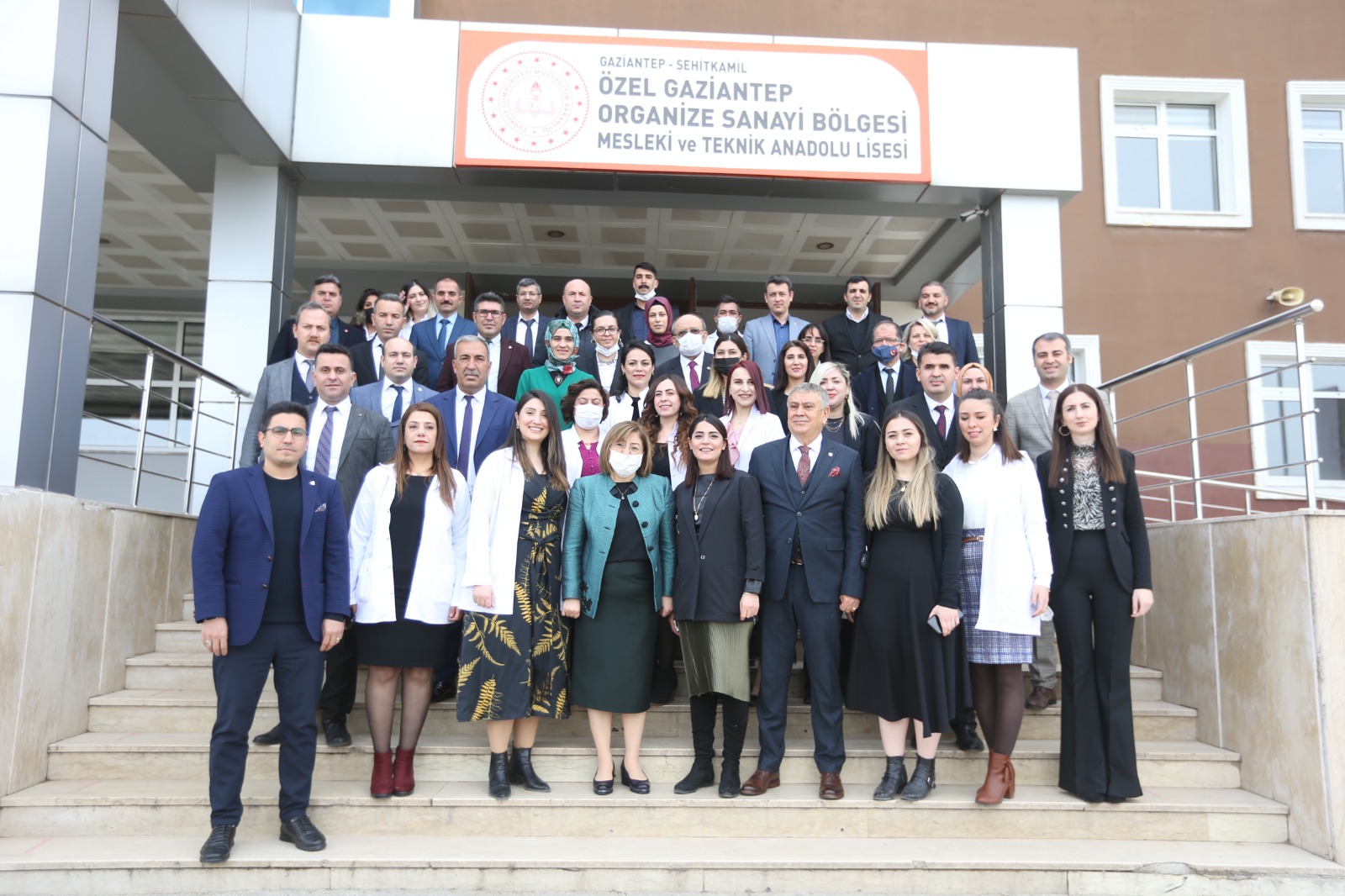 OSB KOLEJİMİZDE EN ÇOK KİTAP OKUYANLAR ÖDÜLLENDİRİLDİ